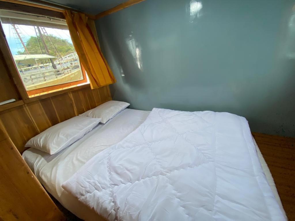 لابوان باجو Komodoku One Love Homestay And Tour المظهر الخارجي الصورة