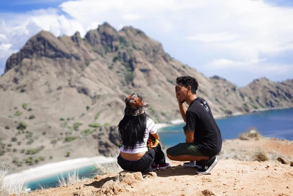 لابوان باجو Komodoku One Love Homestay And Tour المظهر الخارجي الصورة