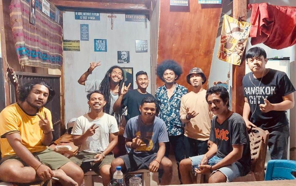 لابوان باجو Komodoku One Love Homestay And Tour المظهر الخارجي الصورة