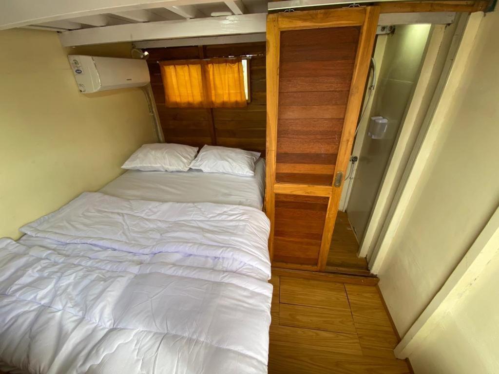 لابوان باجو Komodoku One Love Homestay And Tour المظهر الخارجي الصورة